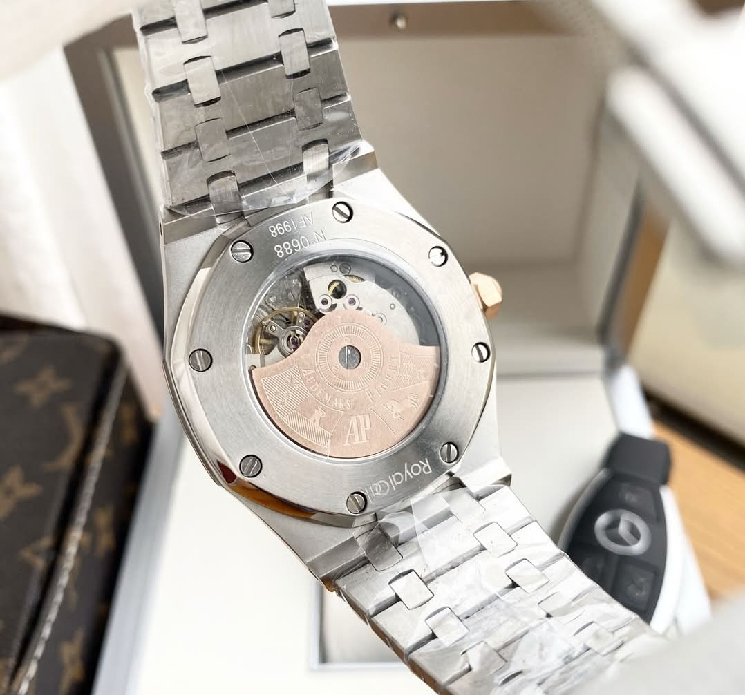 Audemars Piguet Royal Oak 15400ST Two Tone White Dial