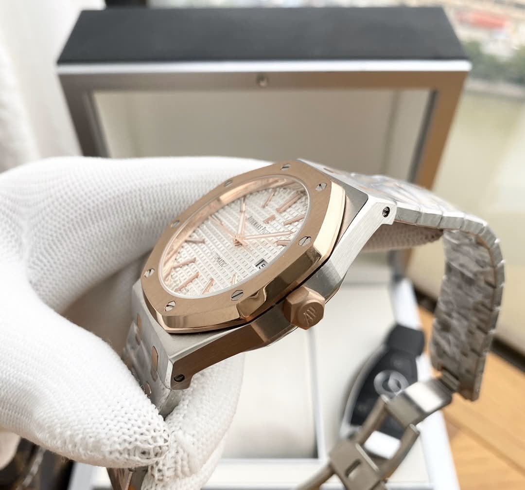 Audemars Piguet Royal Oak 15400ST Two Tone White Dial