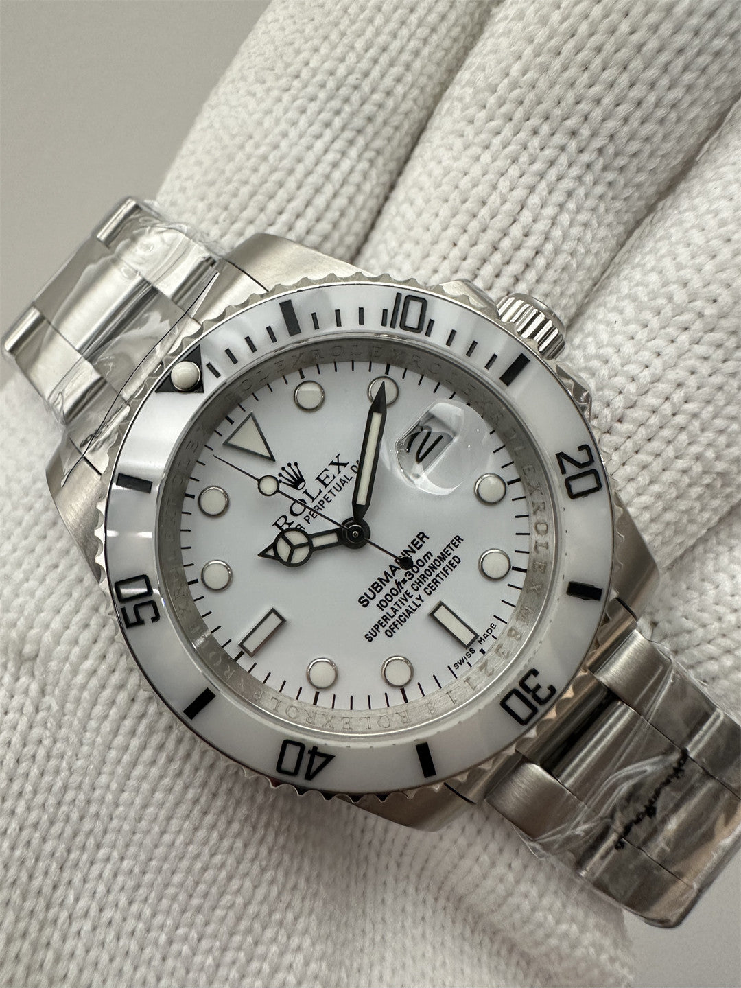 RLX world 7084